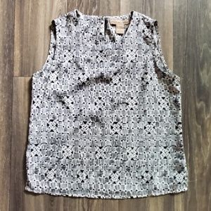 3/$30 Notations graphic print shell tank blous